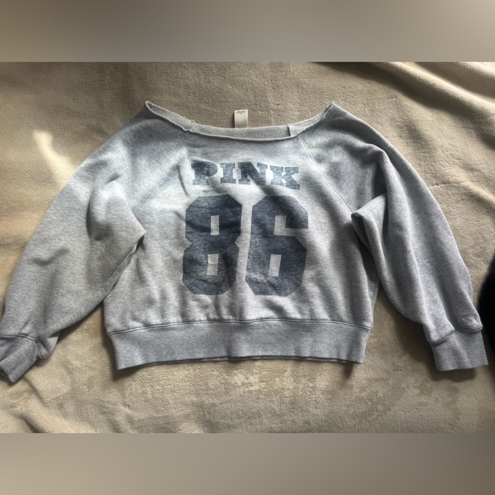 Off the shoulder long sleeve